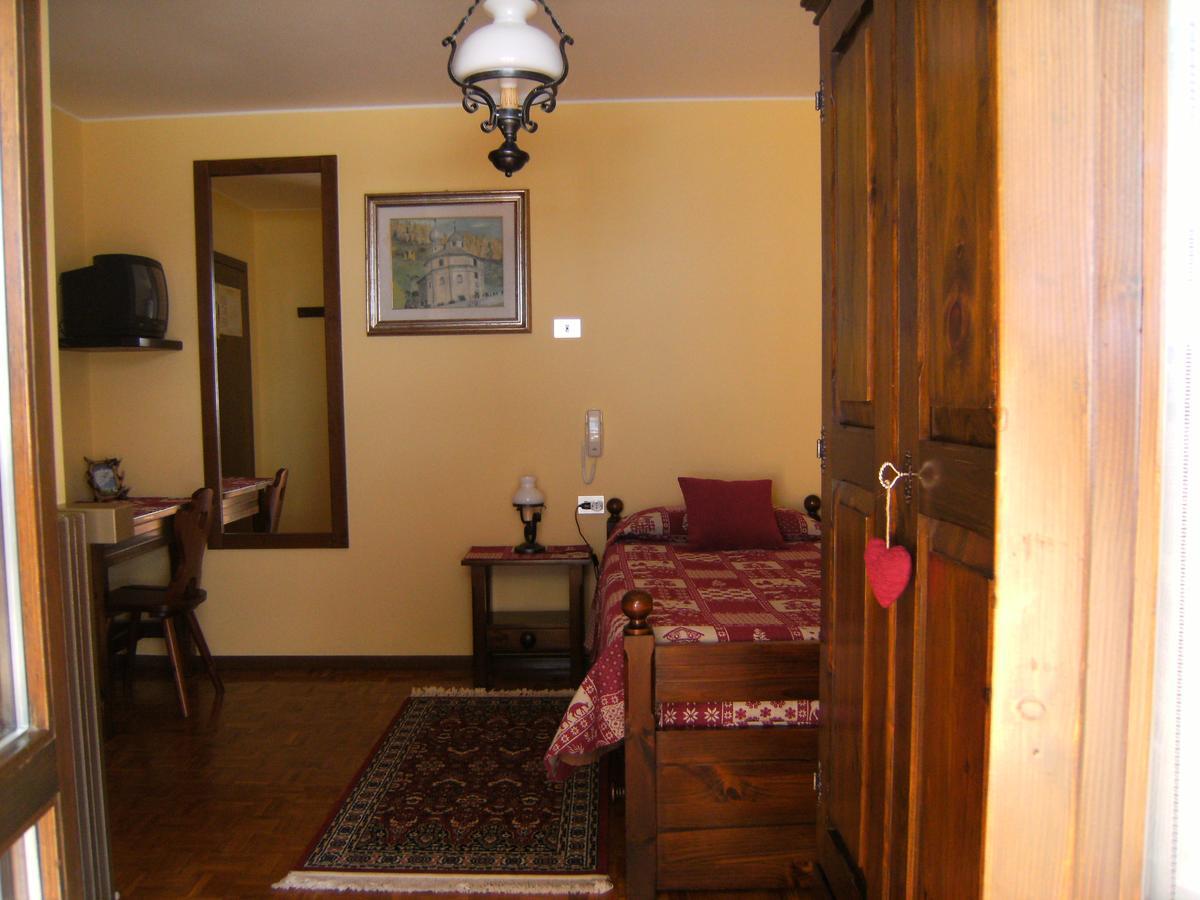 Albergo Thurwieser Santa Caterina di Valfurva Chambre photo